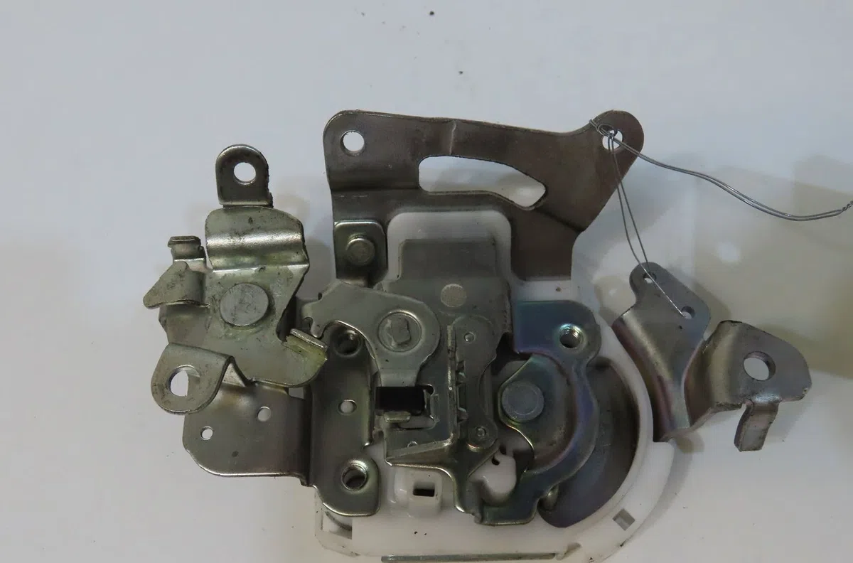 Serrure porte coulissante g Dacia DOKKER Monospace (KE_) 1.2 tce (kem0, keay) (2012) occasion