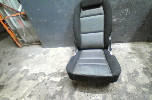 Siège arrière droit Peugeot 307 Break (3E) 1.6 hdi 110 (2004-2008) 5 portes occasion
