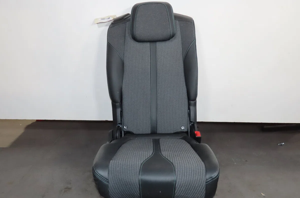 Siège arrière droit Peugeot 5008 II (MC_, MJ_, MR_, M4_) 1.5 bluehdi 130 (mcyhzj, mcyhzr, mcyhzx) (2018) occasion