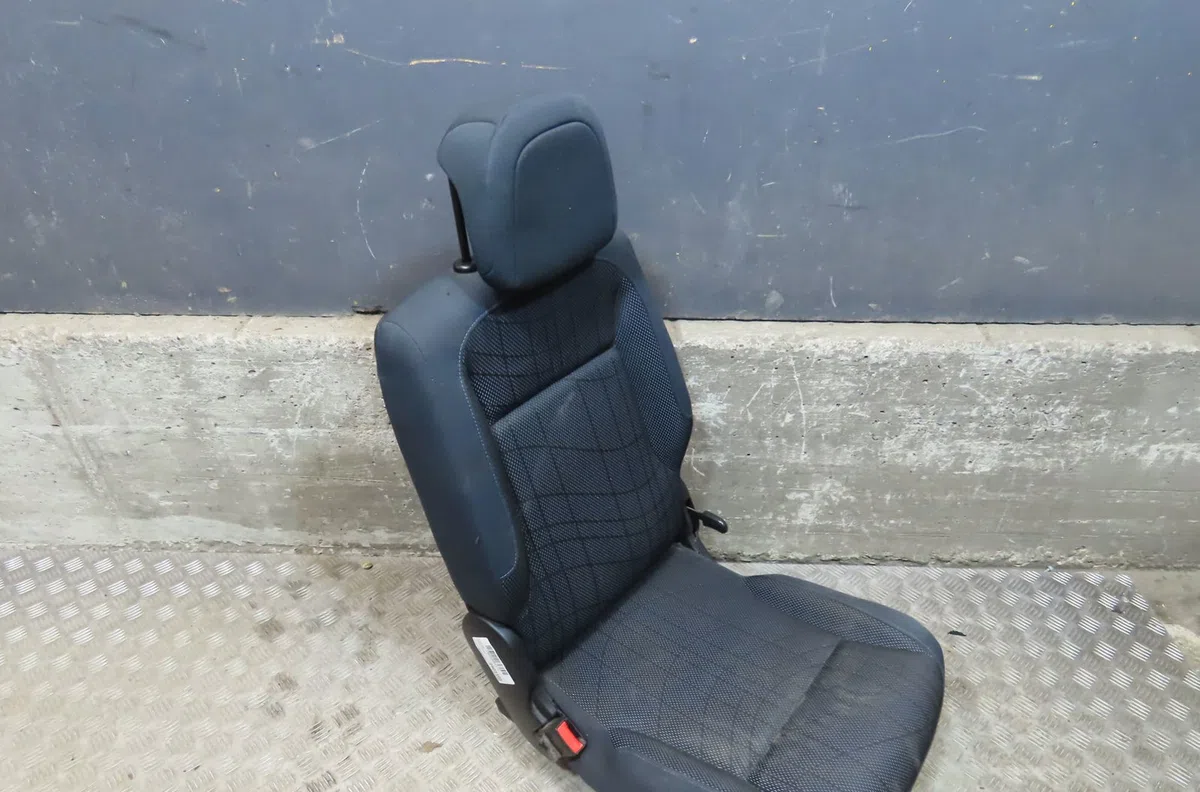 Siège arrière gauche Peugeot PARTNER TEPEE 1.6 hdi 90 (2010) occasion