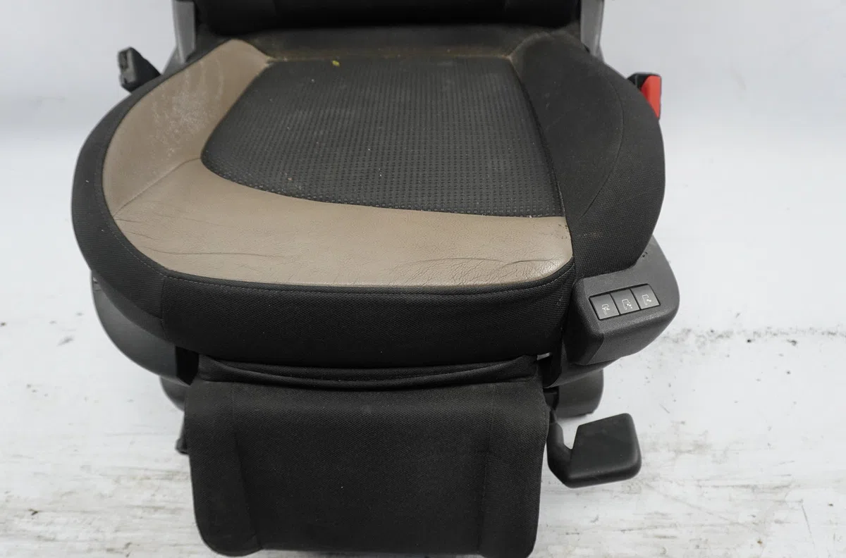 Siège avant droit Citroen C4 GRAND PICASSO II (DA_, DE_) 1.6 hdi - bluehdi 115 (2013) occasion