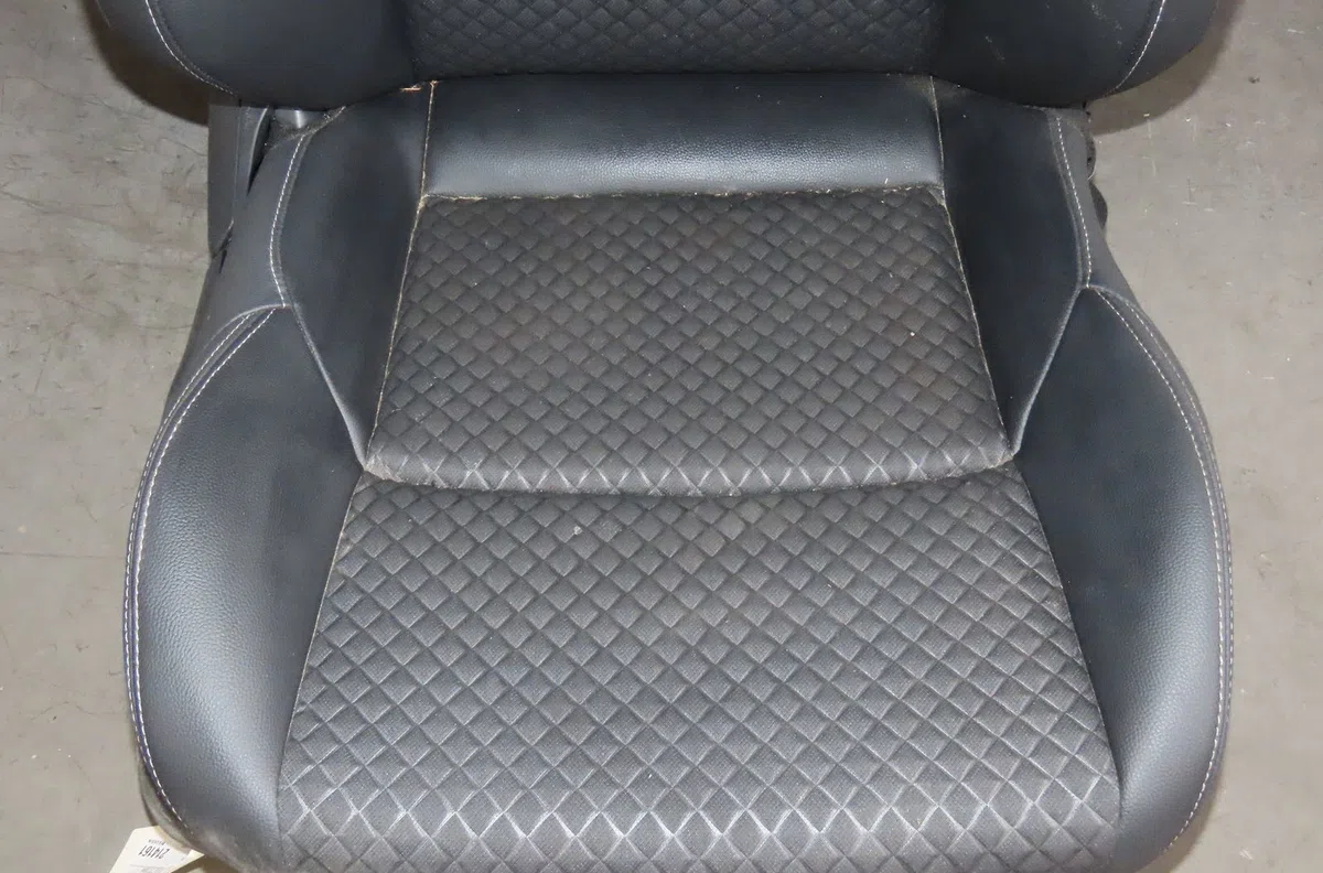 Siège avant droit Mazda 2 Berline bicorps trois ou cinq portes (KB) 1.5 hybrid (kbac3x) (2022) occasion