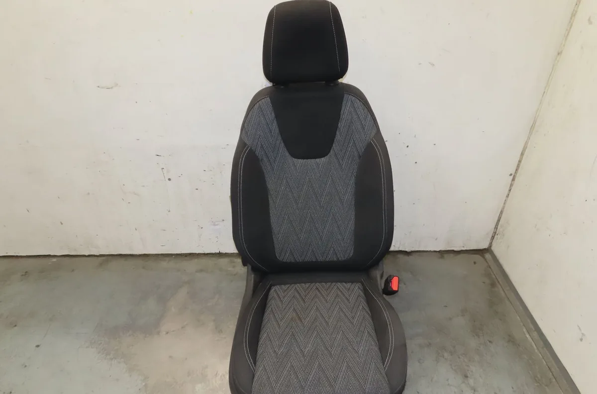 Siège avant droit Opel CROSSLAND X - CROSSLAND (P17, P2QO) 1.2 (75) (2017) occasion