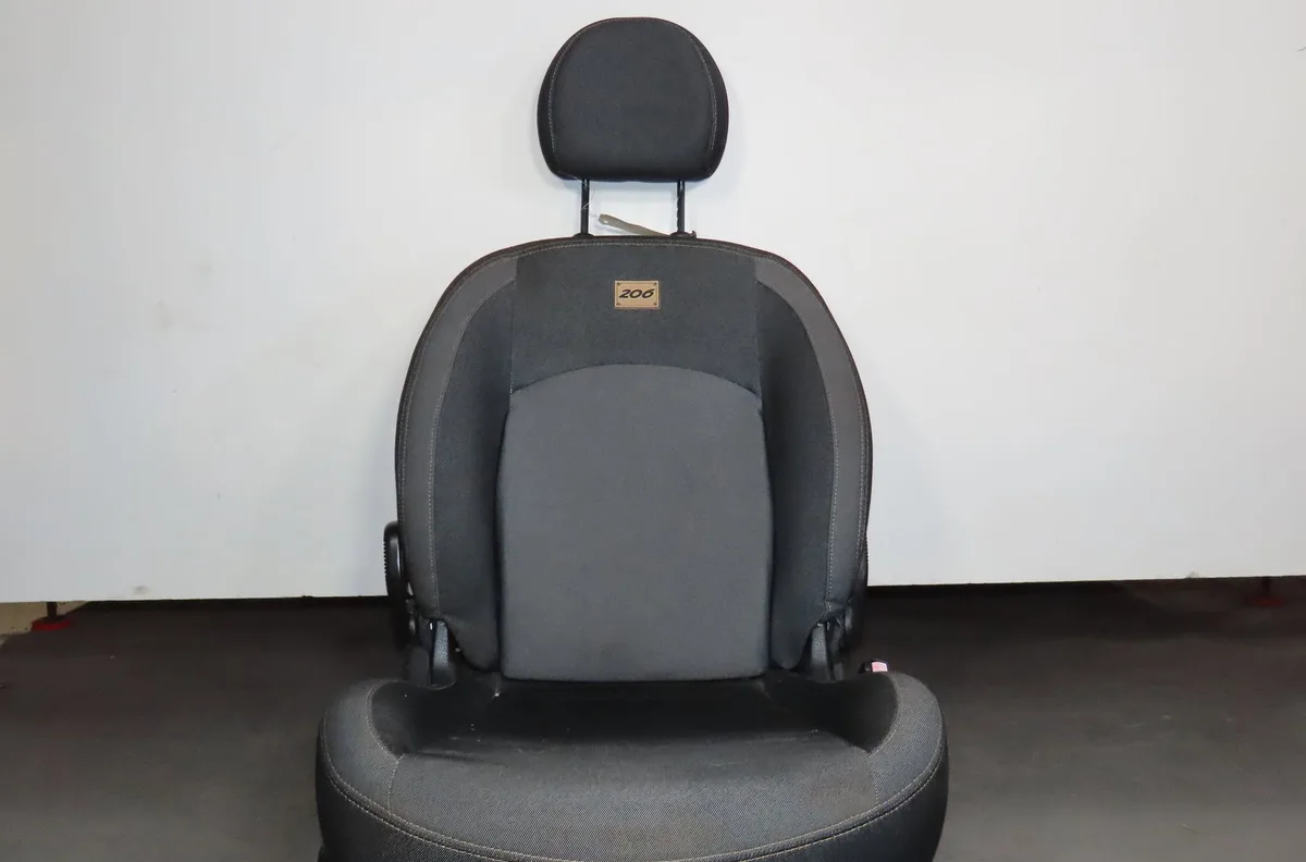Siège avant droit Peugeot 206 (2L_, 2M_) 1.4 hdi eco 70 (2009-2013) 5 portes occasion