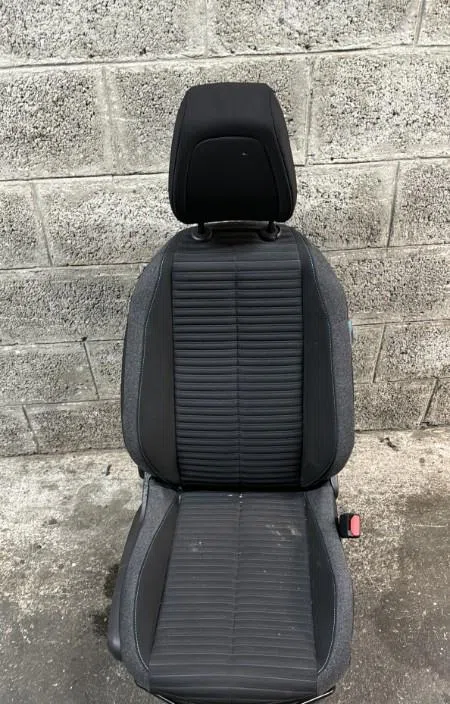 Siège avant droit Peugeot 208 II (UB_, UP_, UW_, UJ_) 1.2 puretech 100 (2019) 5 portes occasion