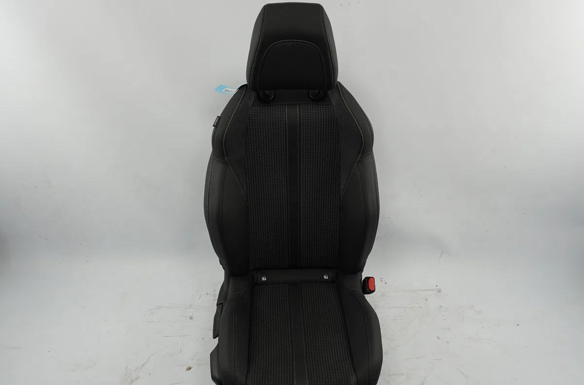 Siège avant droit Peugeot 208 II (UB_, UP_, UW_, UJ_) 1.2 puretech 100 (2019) 5 portes occasion