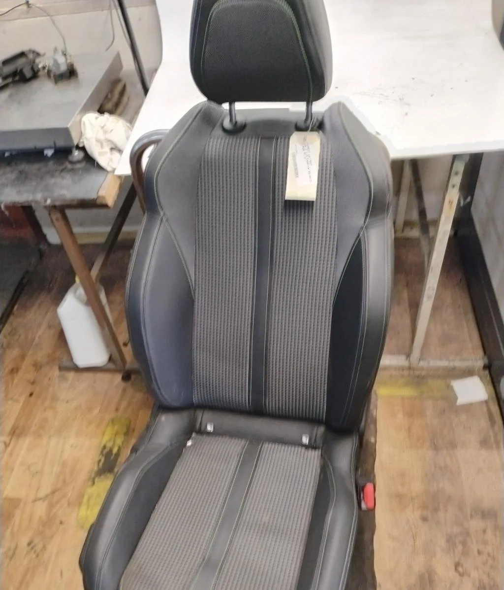 Siège avant droit Peugeot 208 II (UB_, UP_, UW_, UJ_) 1.2 puretech 100 (2019) 5 portes occasion