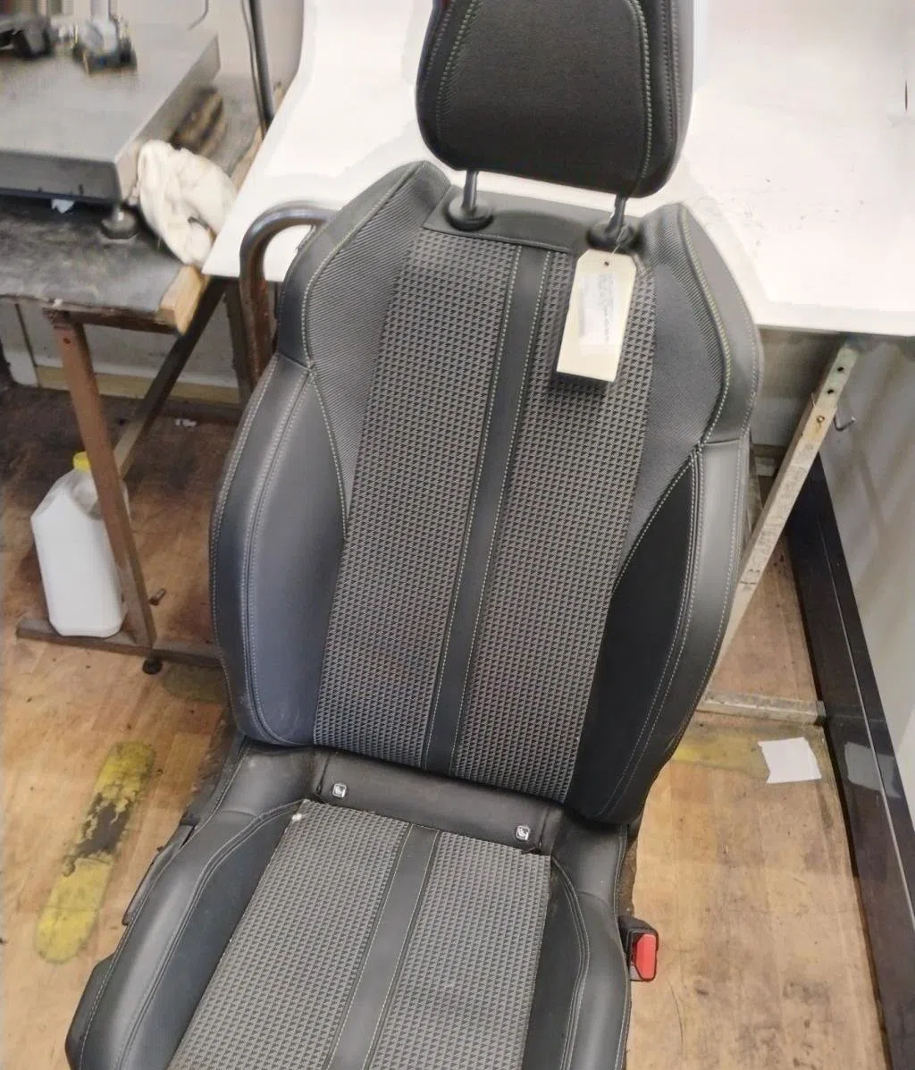Siège avant droit Peugeot 208 II (UB_, UP_, UW_, UJ_) 1.2 puretech 100 (2019) 5 portes occasion