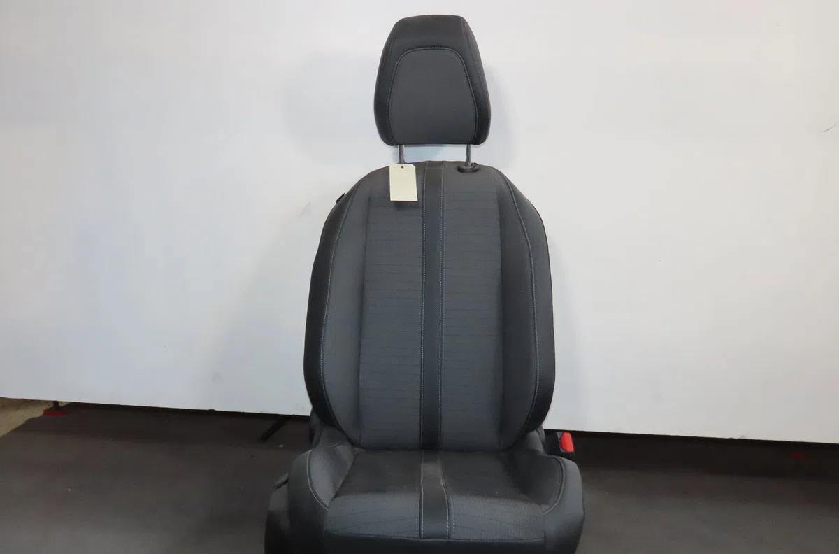 Siège avant droit Peugeot 208 II (UB_, UP_, UW_, UJ_) 1.5 bluehdi 100 (2019) occasion