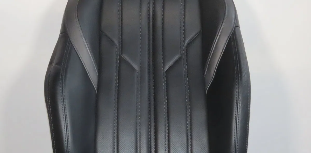 Siège avant droit Peugeot 308 III (FB_, FH_, FP_, F3_) Puretech 130 (fphnsl, fphnst) (2021) occasion
