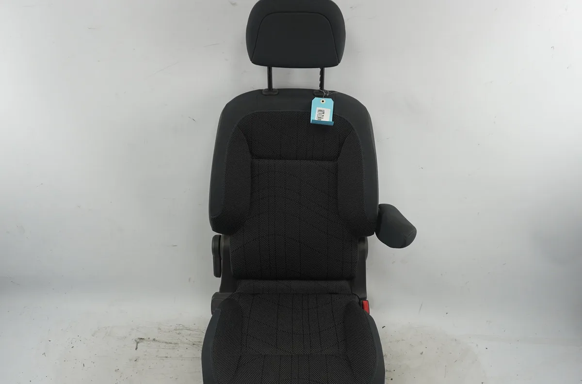 Siège avant droit Peugeot PARTNER Monospace (5_, G_) 1.6 hdi 90 (2005-2015) occasion