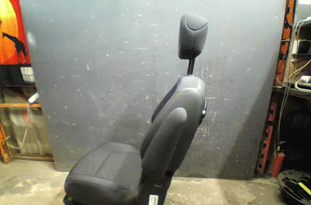 Siège avant droit Peugeot PARTNER TEPEE 1.6 hdi 16v (2008) 5 portes occasion