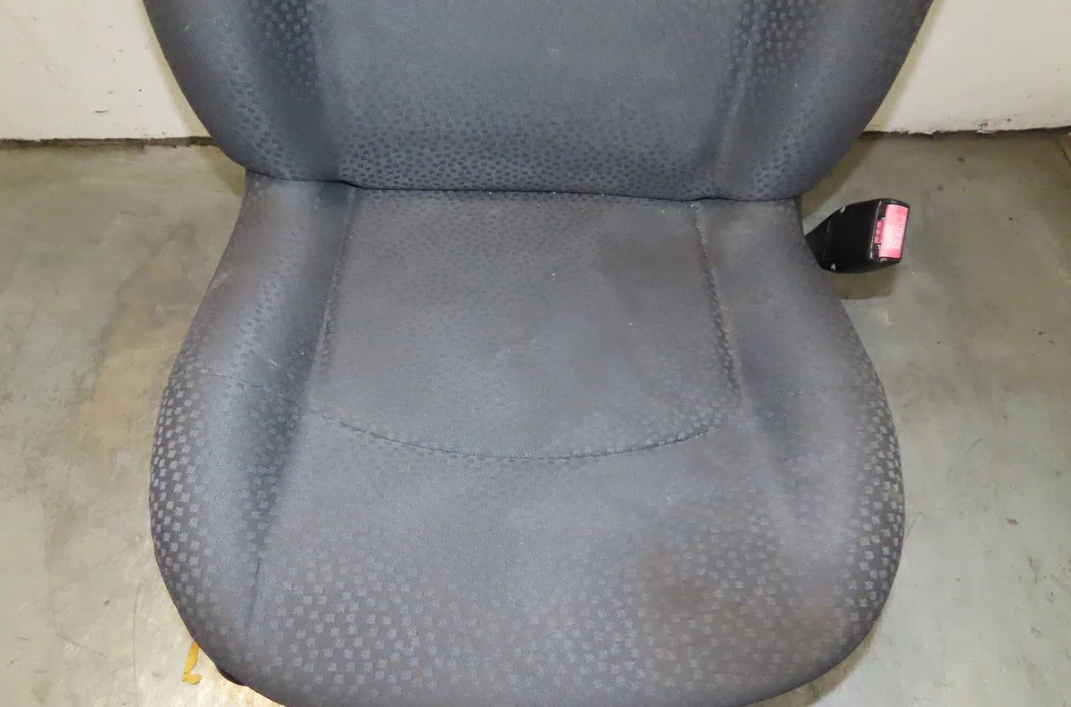 Siège avant droit Renault CLIO II (BB_, CB_) 1.2 16v (bb05, bb0w, bb11, bb27, bb2t, bb2u, bb2v, cb05,... (2001-2016) 3 p