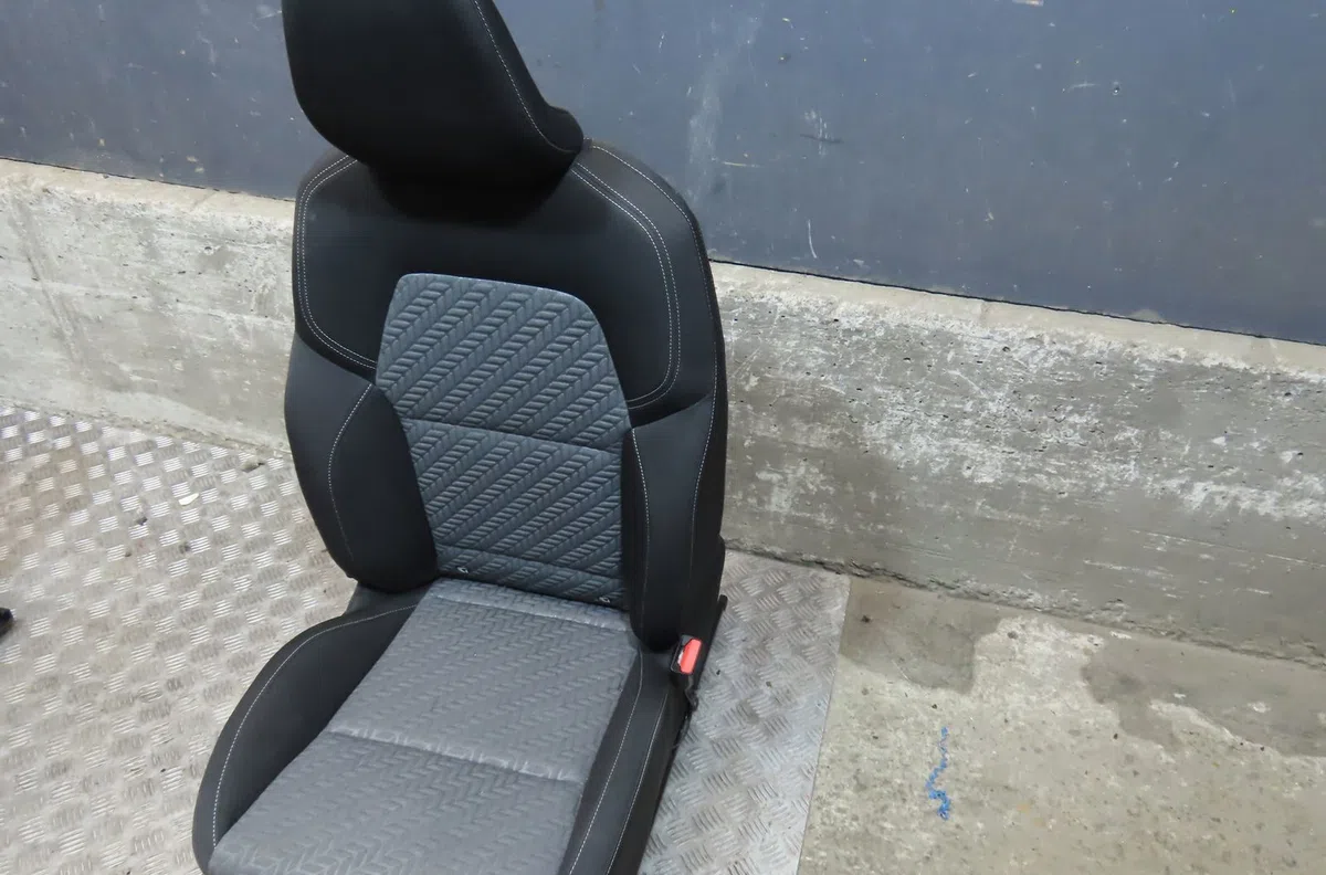 Siège avant droit Renault CLIO V (B7_) 1.0 lpg (b7mt) (2019) occasion
