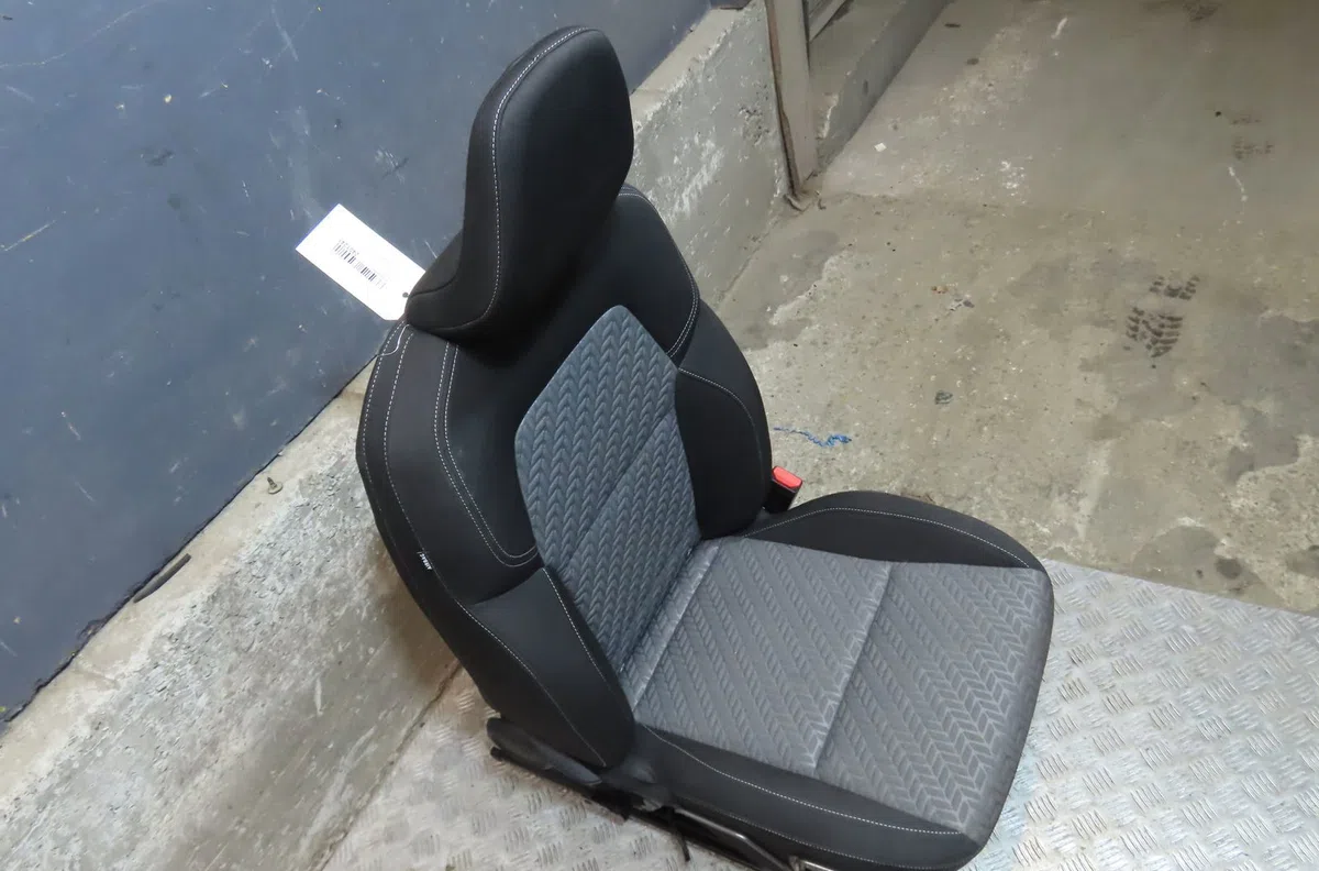 Siège avant droit Renault CLIO V (B7_) 1.0 lpg (b7mt) (2019) occasion