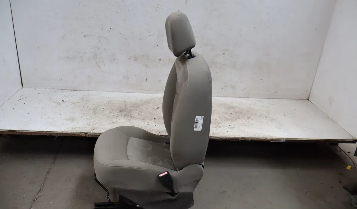 Siège avant droit Renault KANGOO - GRAND KANGOO II (KW0-1_) 1.6 16v flex (kw01) (2008) occasion