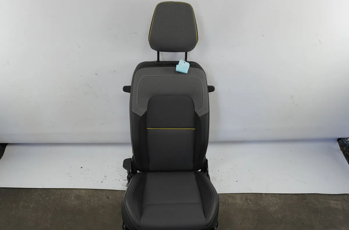 Siège avant droit Renault KANGOO III Camionnette-Monospace 1.5 blue dci 95 (fjab) (2021) occasion