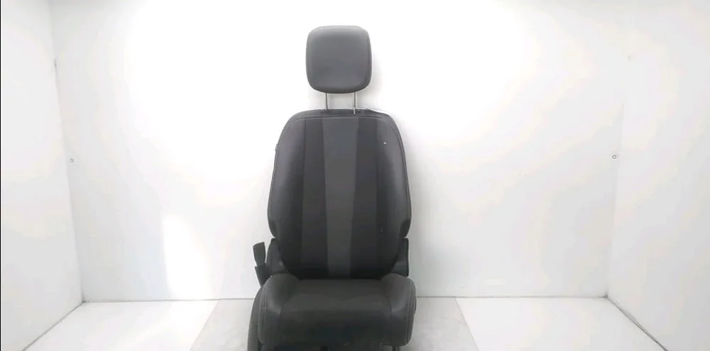 Siège avant droit Renault MEGANE III Grandtour (KZ0-1) 1.5 dci (kz09, kz0d, kz1g, kz29, kz14, kz1w, kz10, kz1f,... (2009