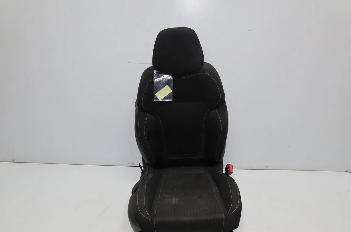 Siège avant droit Renault MEGANE IV 3-5 portes (B9A-M-N_) 1.5 dci 110 (b9a3) (2015) occasion