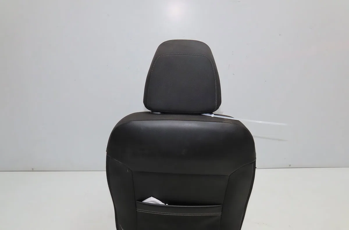 Siège avant droit Renault MEGANE IV 3-5 portes (B9A-M-N_) 1.5 dci 110 (b9a3) (2015) occasion