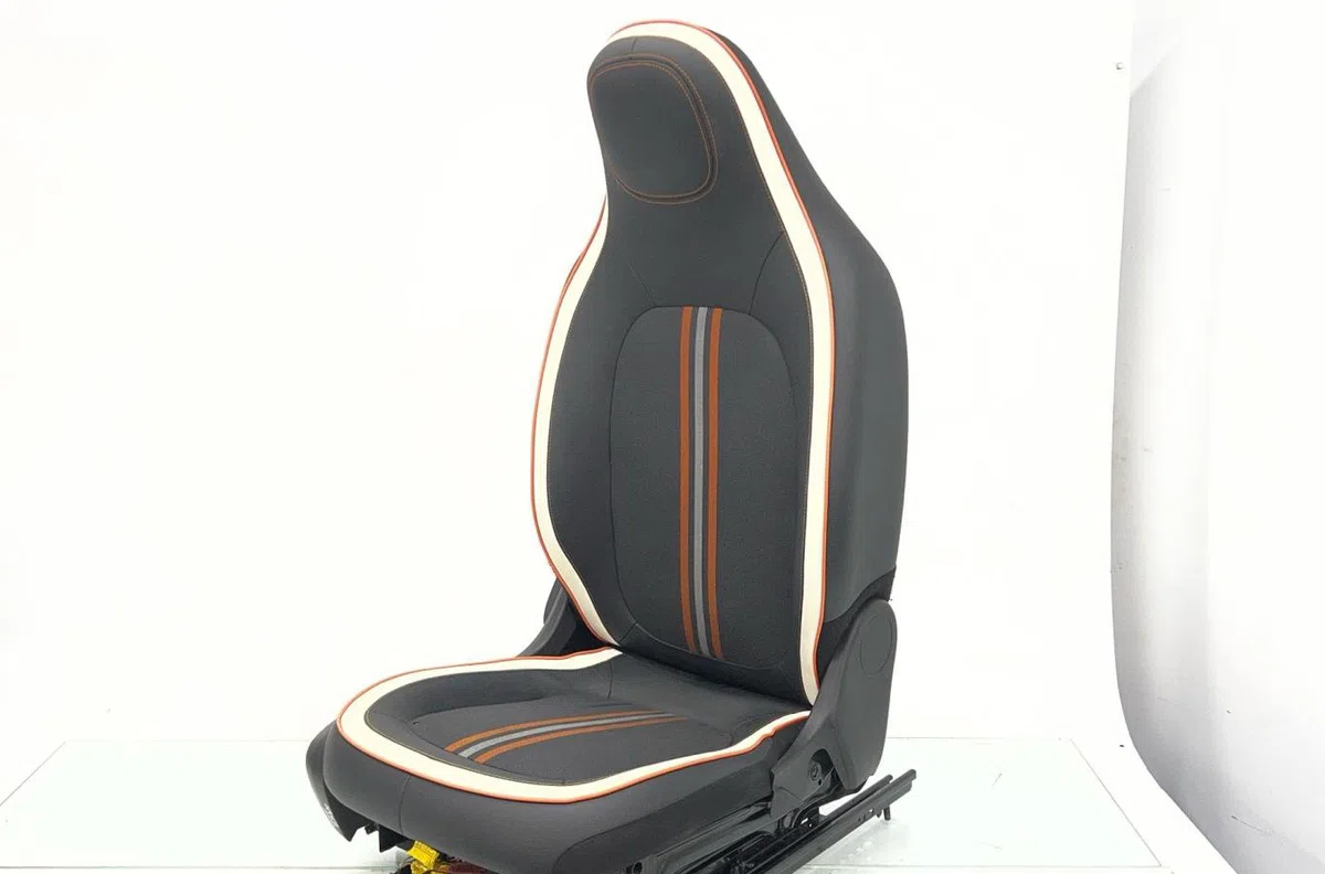 Siège avant droit RENAULT TWINGO 3 PHASE 1 occasion
