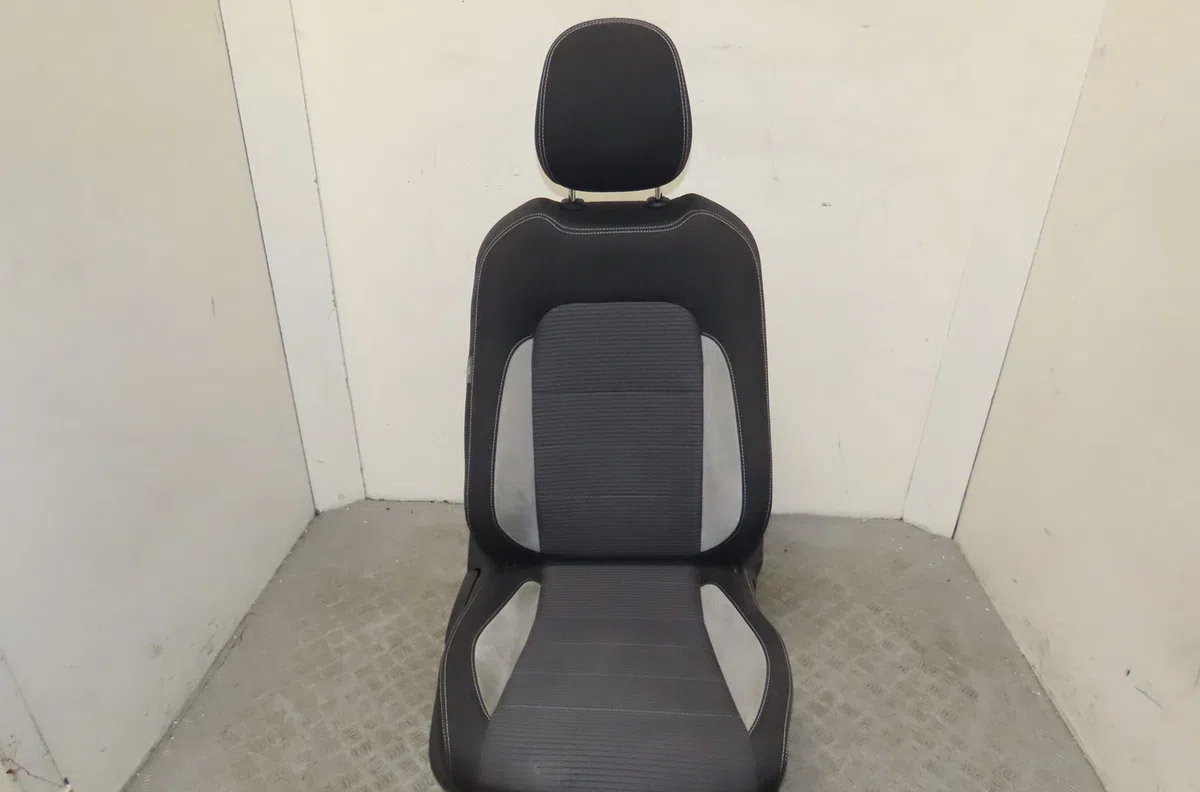 Siège avant droit Toyota AVENSIS Break (_T27_) 1.6 d4-d (wwt270_) (2015-2018) occasion