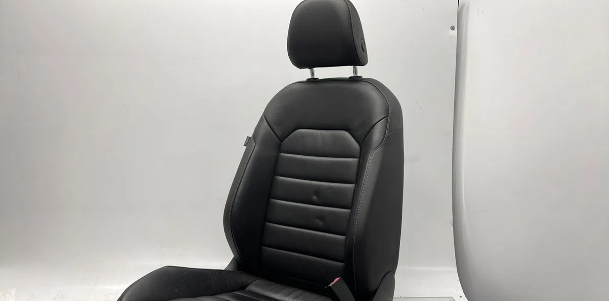 Siège avant droit VOLKSWAGEN GOLF SPORTSVAN PHASE 1 occasion
