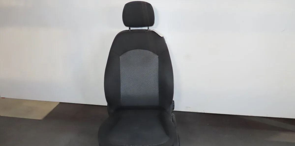 Siège avant gauche Opel CORSA E (X15) 1.4 (08, 68) (2014) occasion