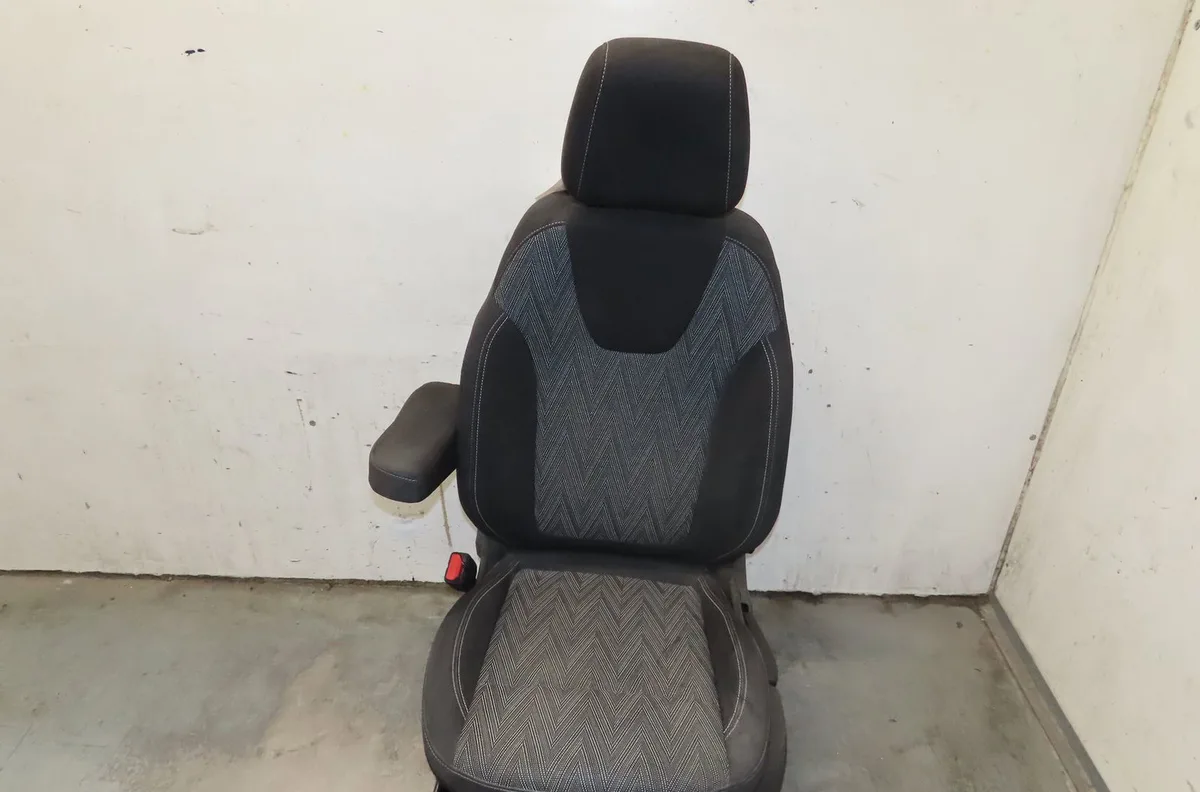 Siège avant gauche Opel CROSSLAND X - CROSSLAND (P17, P2QO) 1.2 (75) (2017) occasion