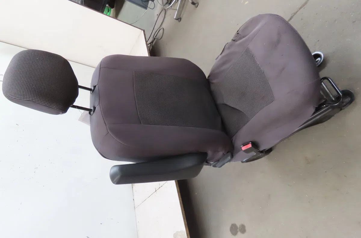 Siège avant gauche Renault MASTER III Camionnette (FV) 2.3 dci 170 fwd (fv0l) (2015) occasion
