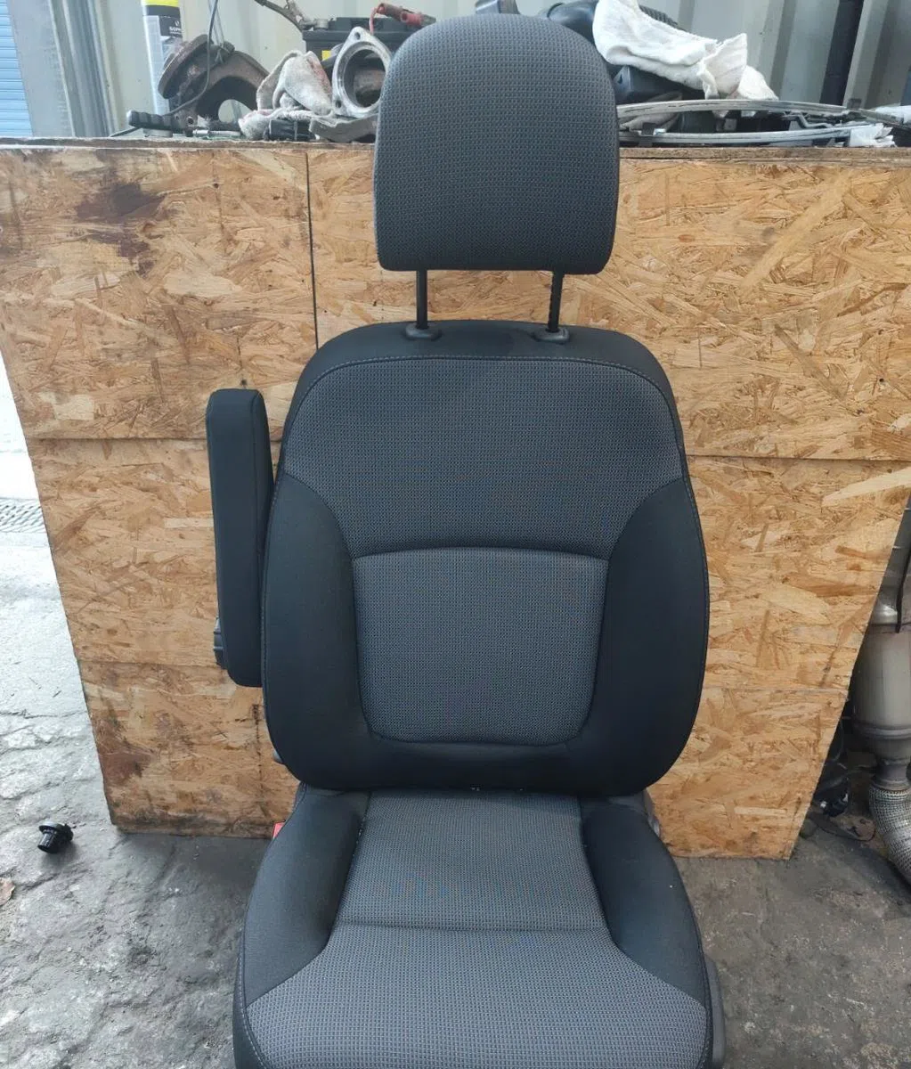 Siège avant gauche Renault TRAFIC III Camionnette (FG_) 1.6 dci 125 (fgmh) (2015) occasion