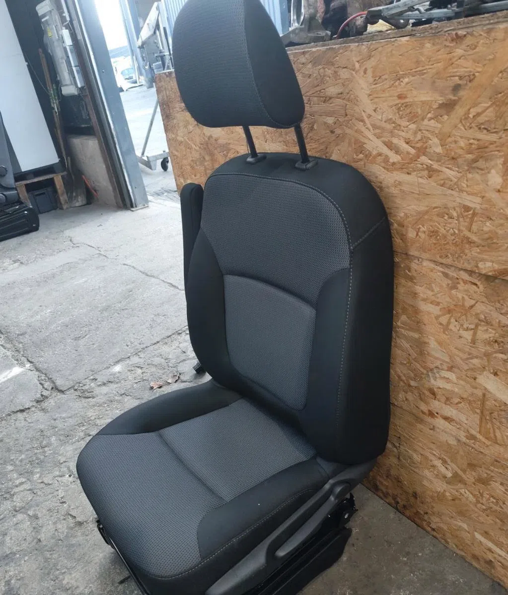 Siège avant gauche Renault TRAFIC III Camionnette (FG_) 1.6 dci 125 (fgmh) (2015) occasion