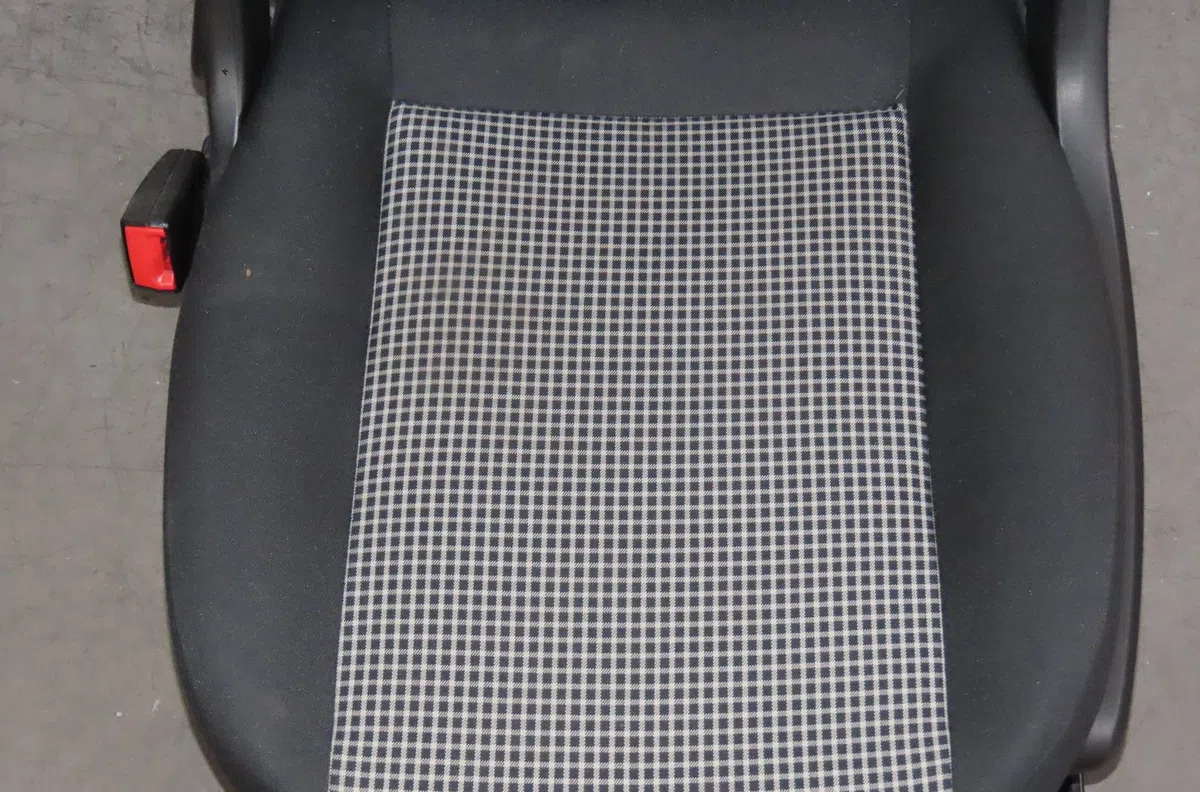 Siège avant gauche Renault TWINGO III (BCM_, BCA_) 1.0 sce 65 (bcmj) (2019) occasion