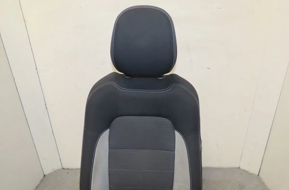Siège avant gauche Toyota AVENSIS Break (_T27_) 1.6 d4-d (wwt270_) (2015-2018) occasion