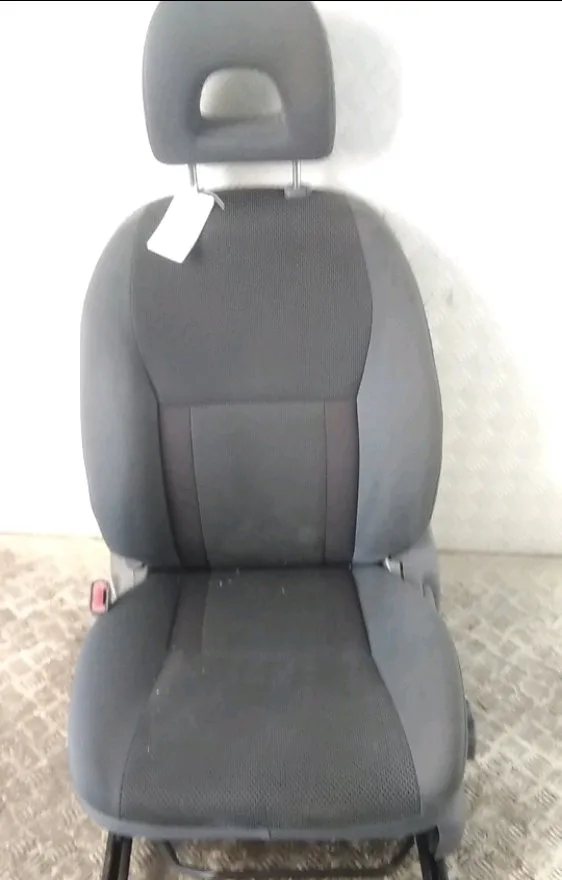 Siège avant gauche Toyota RAV 4 II (_A2_) 2.0 4wd (aca21, aca20) (2000-2005) occasion