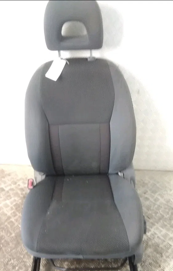 Siège avant gauche Toyota RAV 4 II (_A2_) 2.0 4wd (aca21, aca20) (2000-2005) occasion