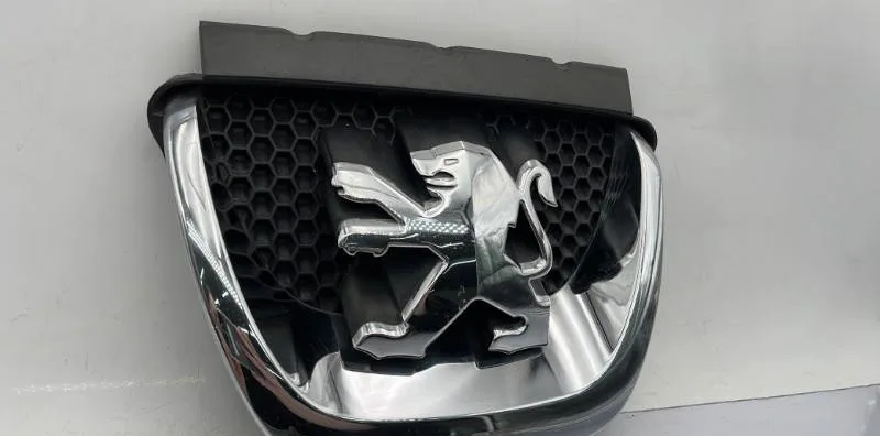 Sigle calandre PEUGEOT 308 1 SW PHASE 1 BREAK occasion