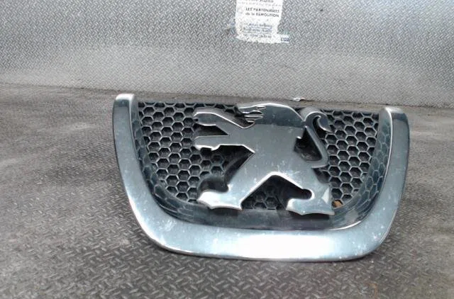 Sigle calandre PEUGEOT 5008 1  5008 1 PHASE 1 occasion