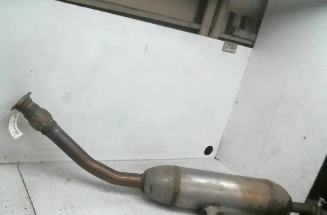 Silencieux intermediaire Toyota AVENSIS Break (_T27_) 1.6 d4-d (wwt270_) (2015-2018) occasion