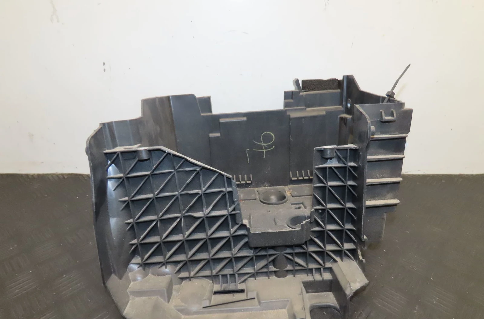 Support de batterie de traction Renault MEGANE IV 3-5 portes (B9A-M-N_) 1.2 tce 130 (b9mr) (2015) 5 portes occasion