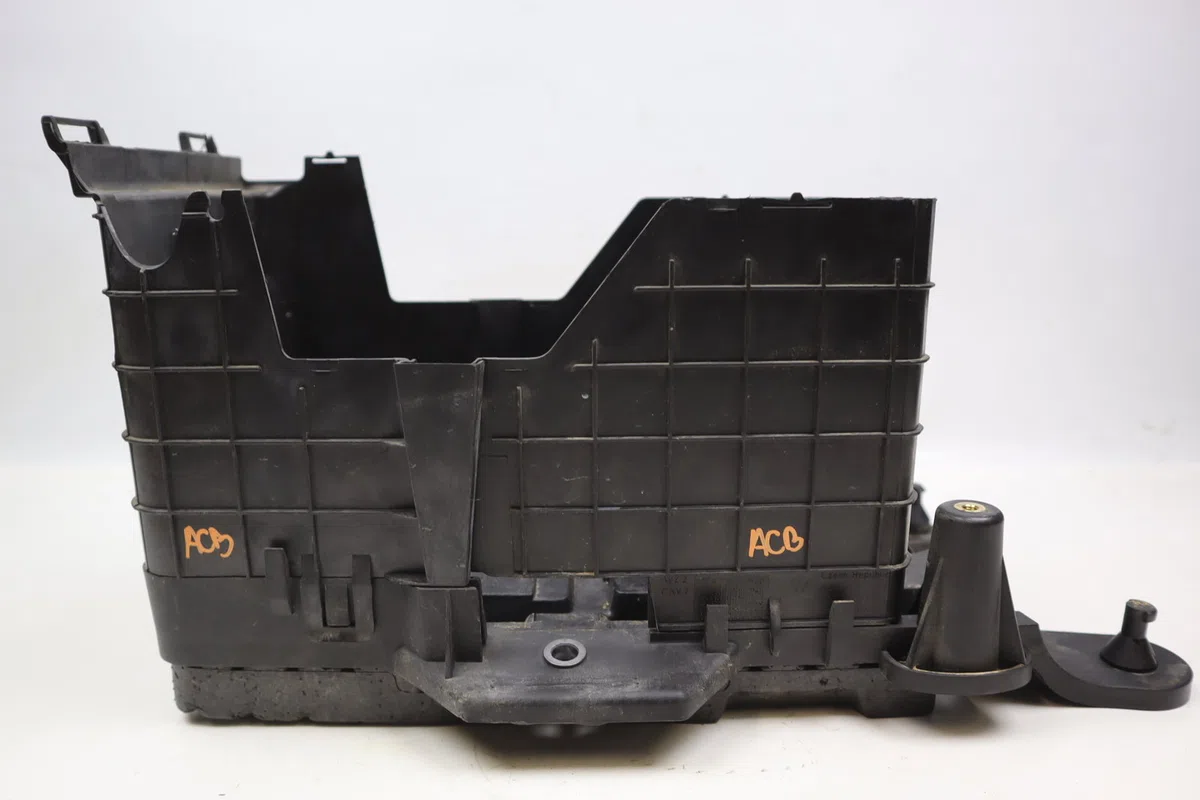 Support de batterie de traction Volkswagen GOLF PLUS V (5M1, 521) 1.6 tdi (2009-2013) 5 portes occasion
