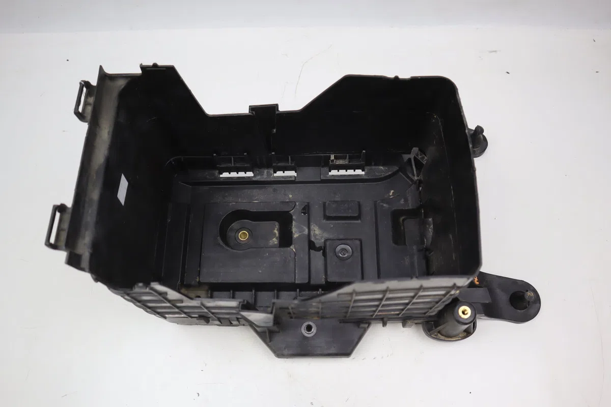 Support de batterie de traction Volkswagen GOLF PLUS V (5M1, 521) 1.6 tdi (2009-2013) 5 portes occasion