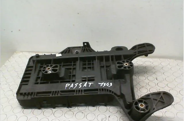 Support de batterie de traction Volkswagen PASSAT B6 (3C2) 1.9 tdi (2005-2010) 4 portes occasion
