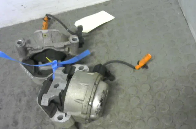 Support moteur Audi A6 C7 (4G2, 4GC) 3.0 tdi (2010-2018) occasion