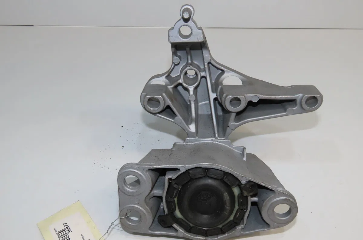 Support moteur Dacia LOGAN MCV (KS_) 1.5 dci (ks0w) (2007-2012) 5 portes occasion