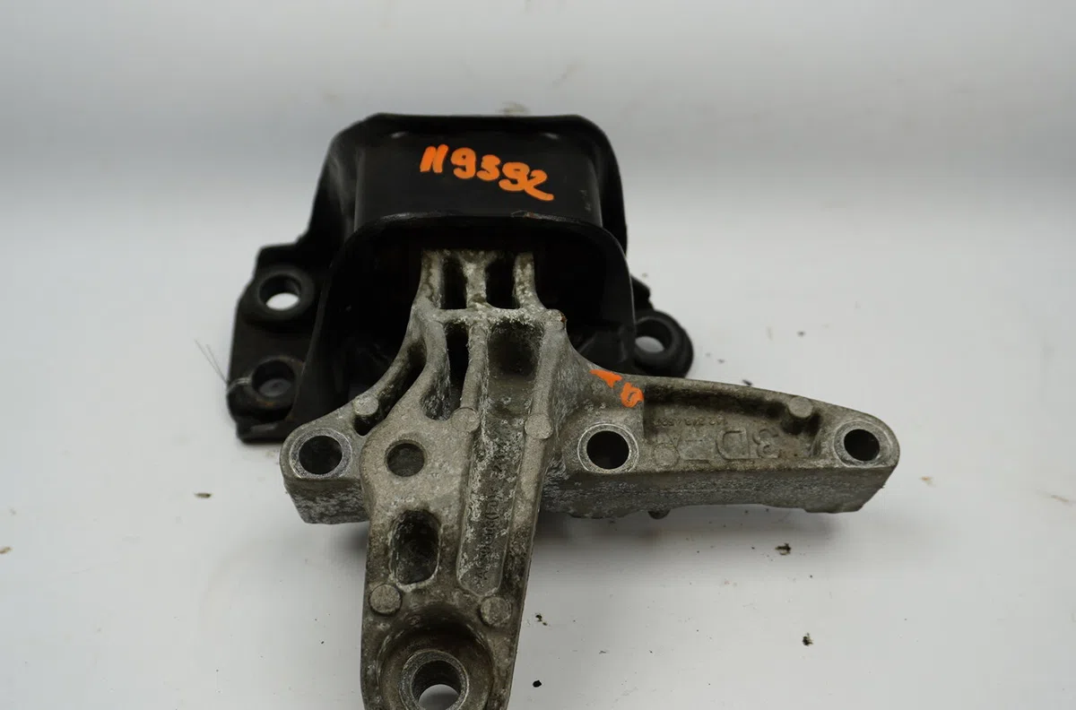 Support moteur Nissan QASHQAI II SUV (J11, J11_) 1.5 dci (2013) 5 portes occasion