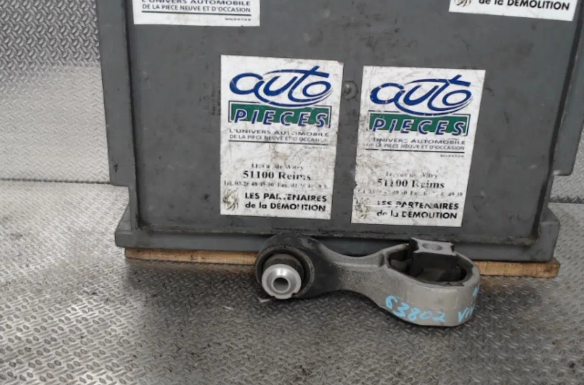 Support moteur OPEL VIVARO 2 occasion