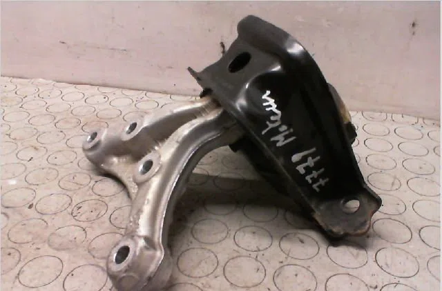Support moteur Peugeot 208 I (CA_, CC_) 1.2 thp 110 (2013) occasion