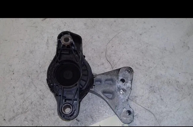 Support moteur Peugeot 208 I (CA_, CC_) 1.2 vti 82 (2012) occasion