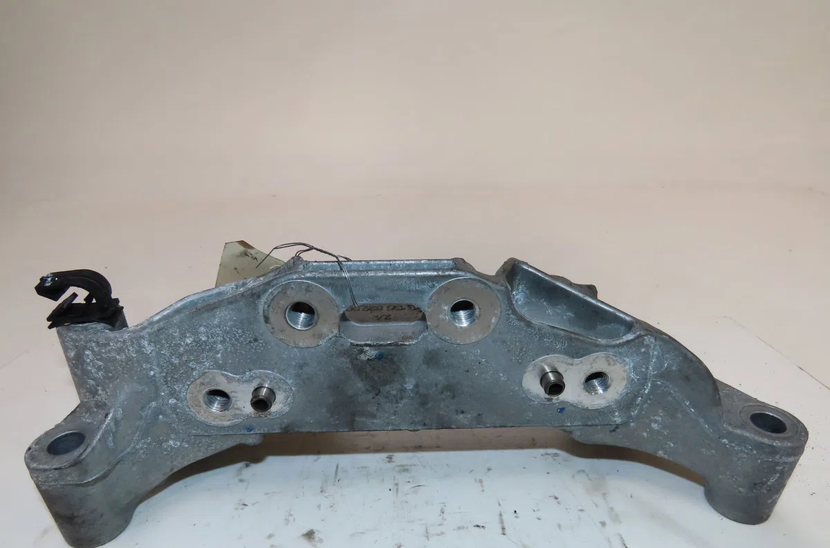 Support moteur Peugeot 208 II (UB_, UP_, UW_, UJ_) 1.2 puretech 100 (2019) 5 portes occasion